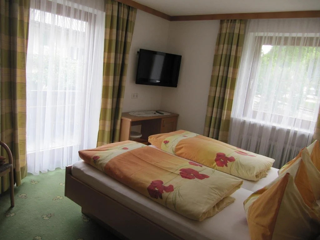 Gästehaus Luxner Zimmer ÜF