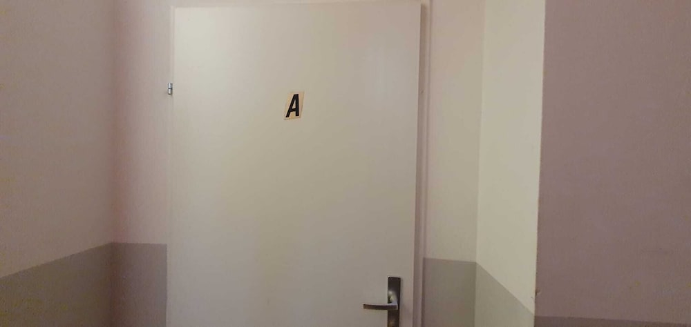 Group Stay 3 Apts Near Enkplatz