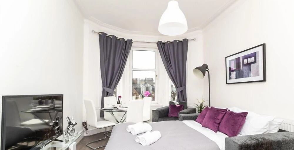 One Bedroom Apartment by Klass Living Serviced Accommodation Rutherglen - Crossroads Apartment With WiFi and Parking