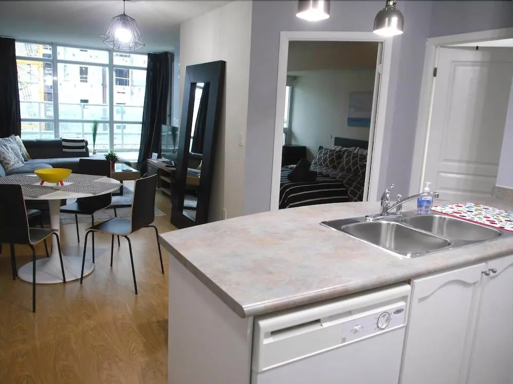 Newly Decorated Large 1BR