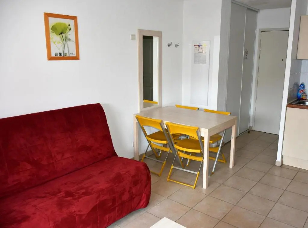 2/3 Pièces - 3 Etoiles - Piscine - Parking