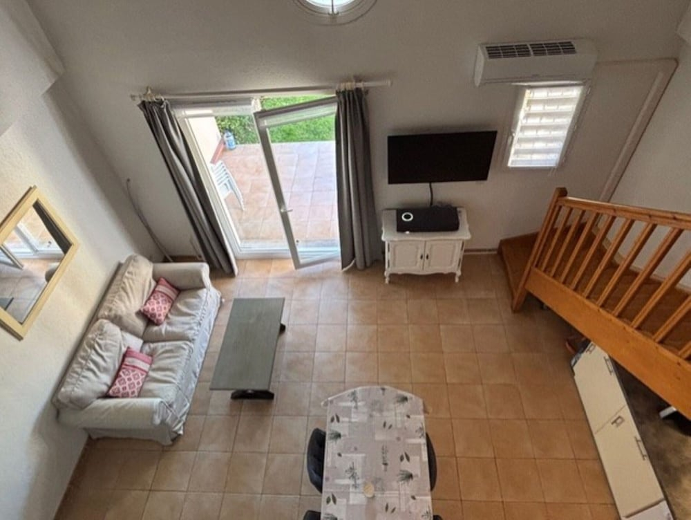 Villa With Heated Pool and Private Garden