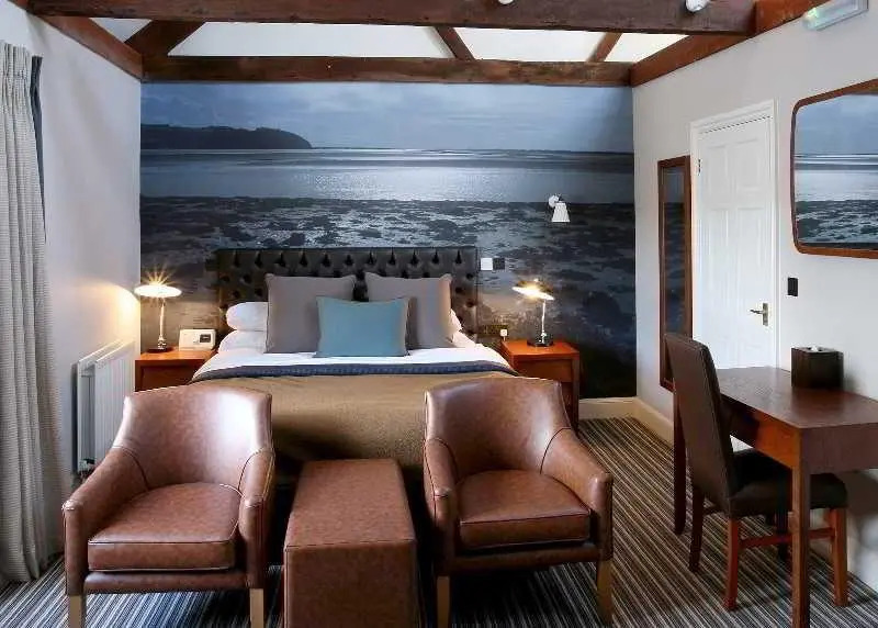 Browns Tavistock