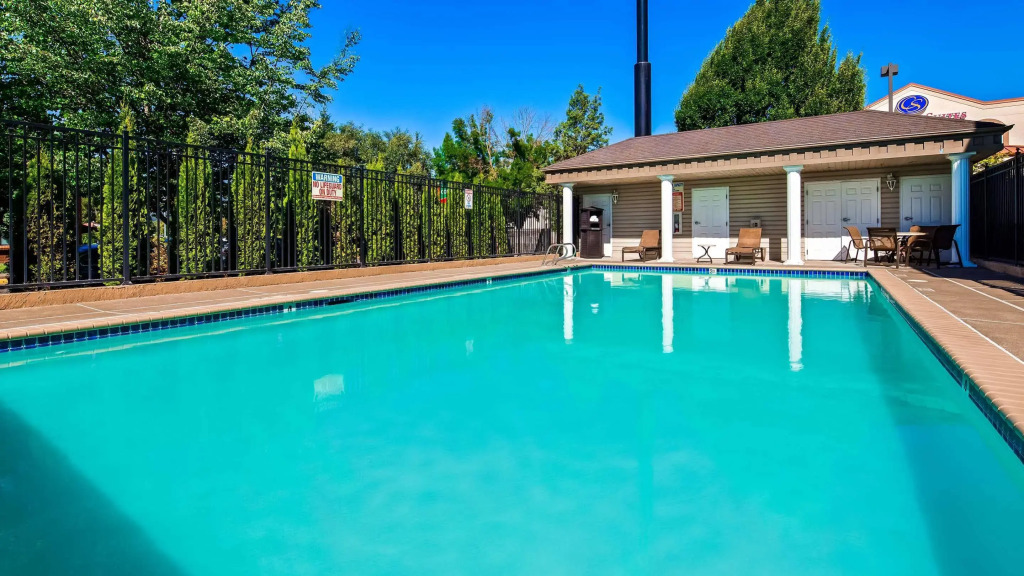Best Western Plus Grand Manor Inn