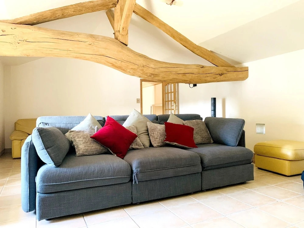 Villa With 5 Bedrooms in Saint-jean-de-sauves, With Private Pool, Enclosed Garden and Wifi