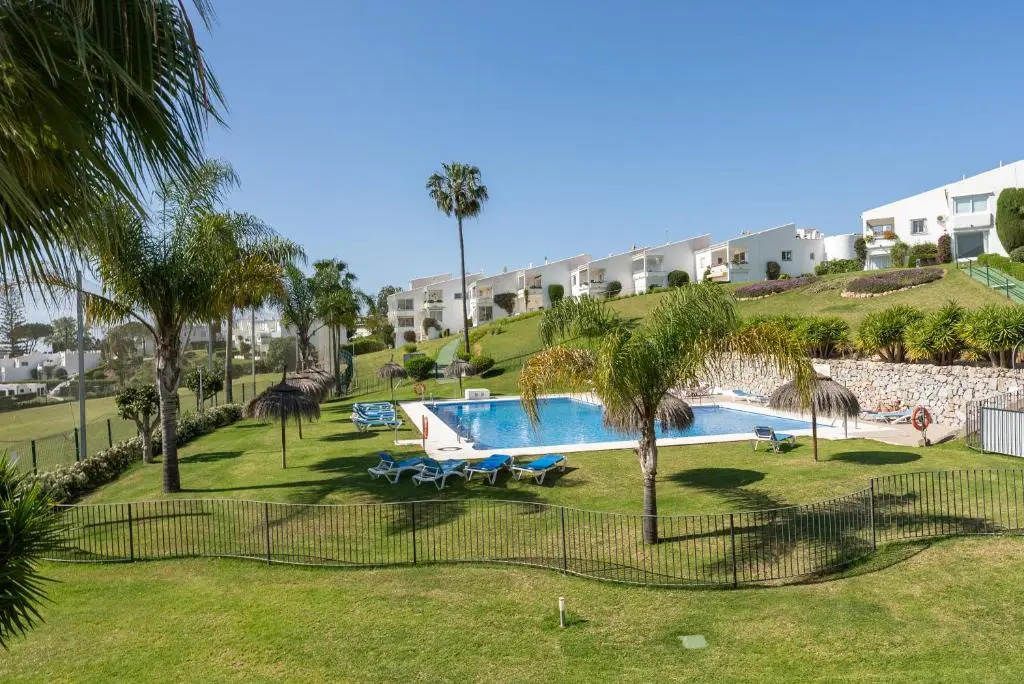 Azahara 1 8B Beautiful apartment frontline golf in popular Aloha