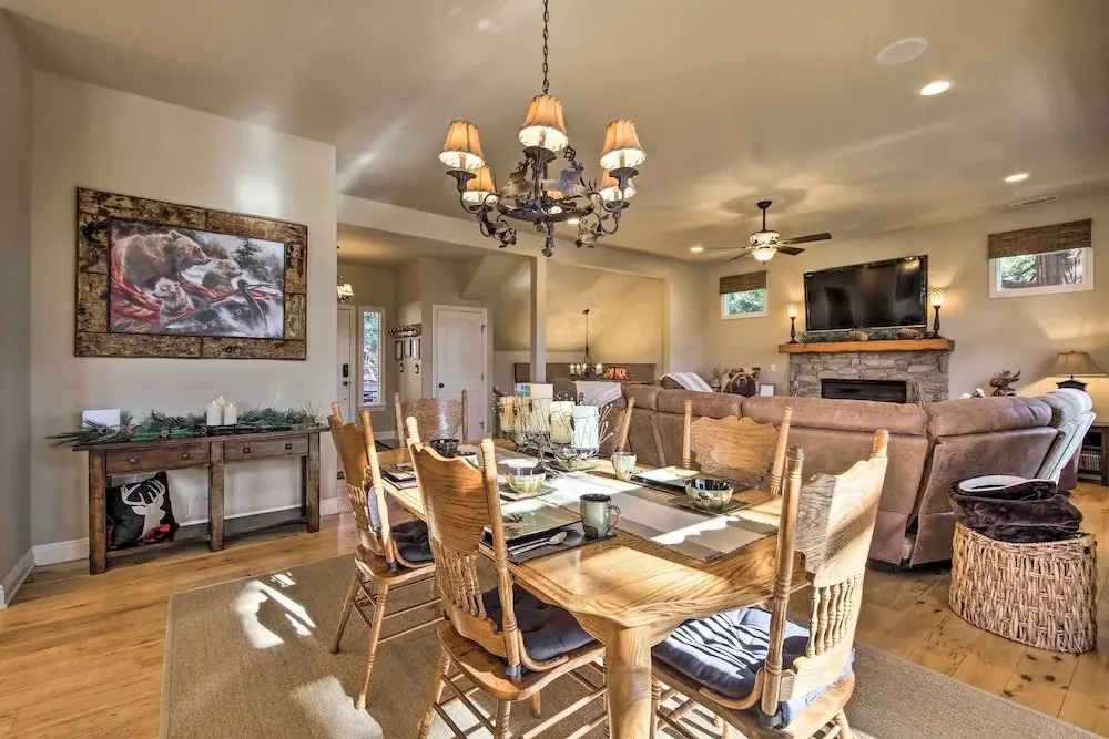 ‘Sugar Bear Lodge’ w/ Game Room - 5 Mi to Village