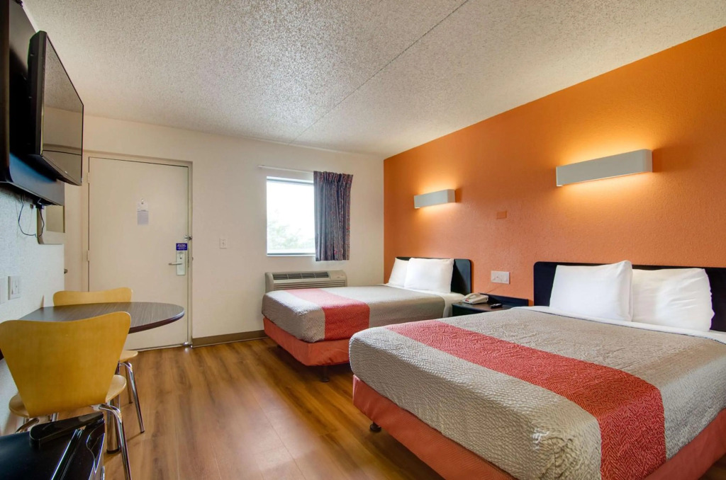Motel 6-Salina, KS