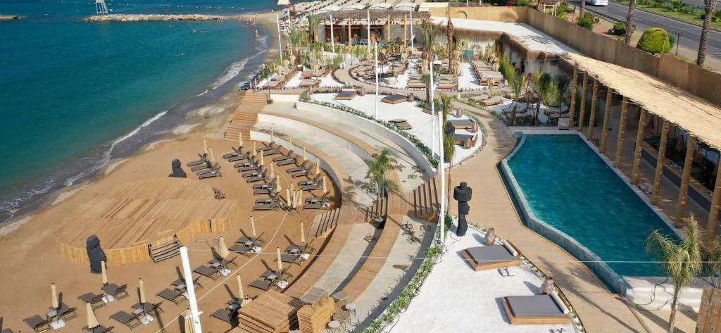 Azura World Hotel