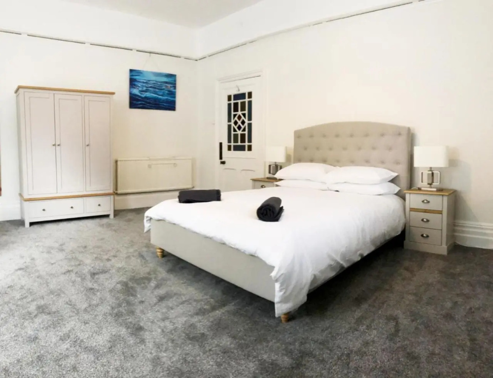 The Chine- A Spacious Studio Close to the Beach
