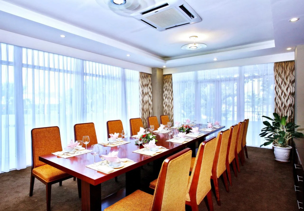 Century Riverside Hotel Hue