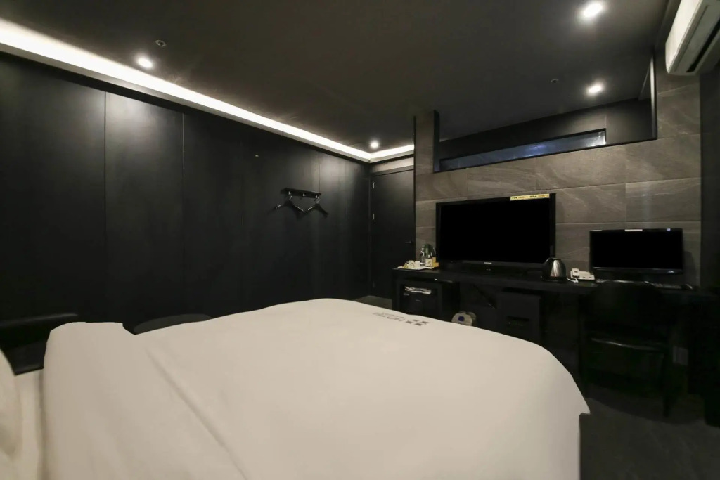 Pandora Hotel