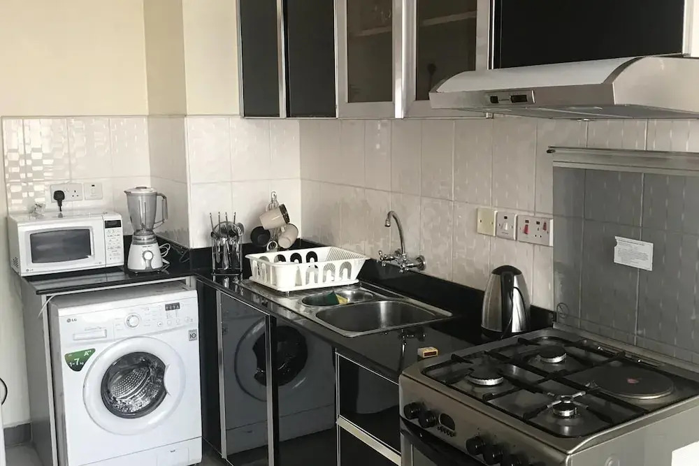 1 Bed Apt Sleeps 2 - Indoor Pool - Enclosed Garden