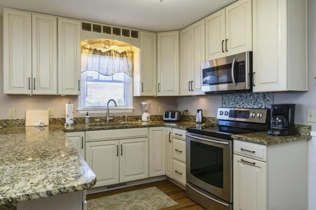 1 4 Us by Oak Island Accommodations