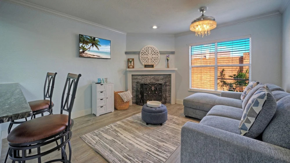 Seaside Haven by Avantstay Beautiful Condo + Communal Pool + Near North Padre Island and Whitecap Beach