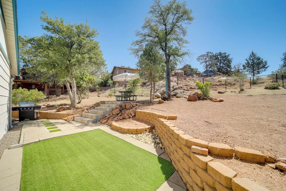 Payson Summer Getaway w/ Backyard