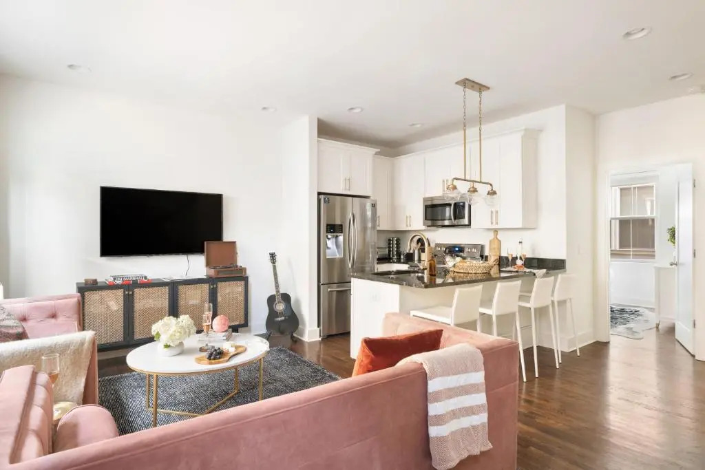 Hart Suite Buyout 8 by Avantstay Two Nashville Town Houses w/ Stunning Amenities & Design