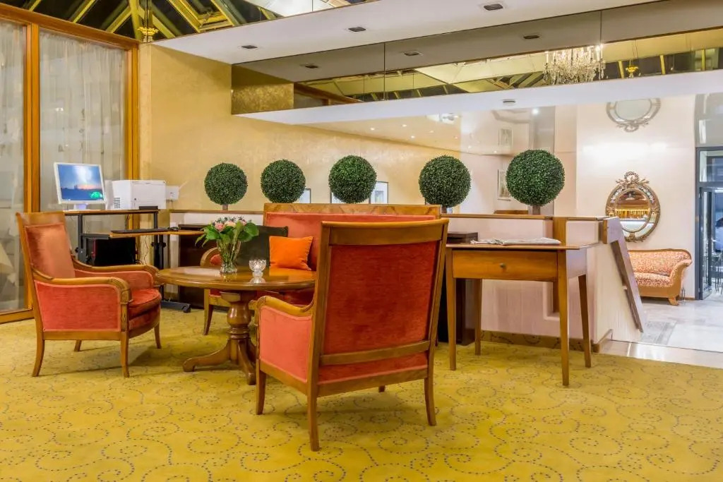 Central Hotel
