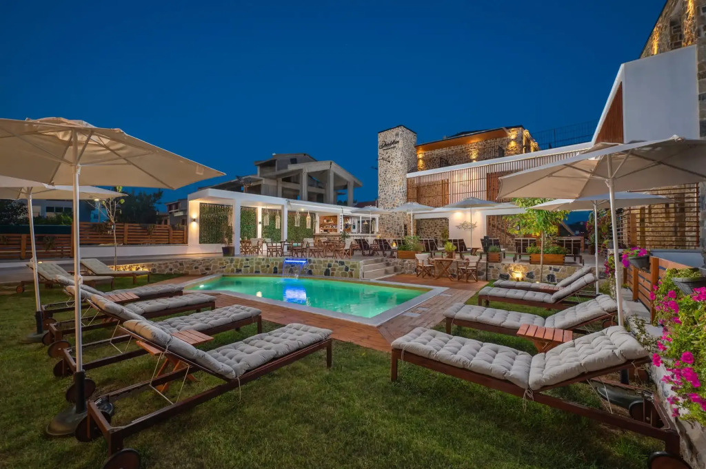 Dandelion Suites