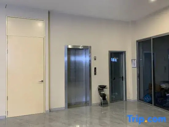 Jingyue Hotel (Nanyang Wuyi Road Yingbin Plaza)