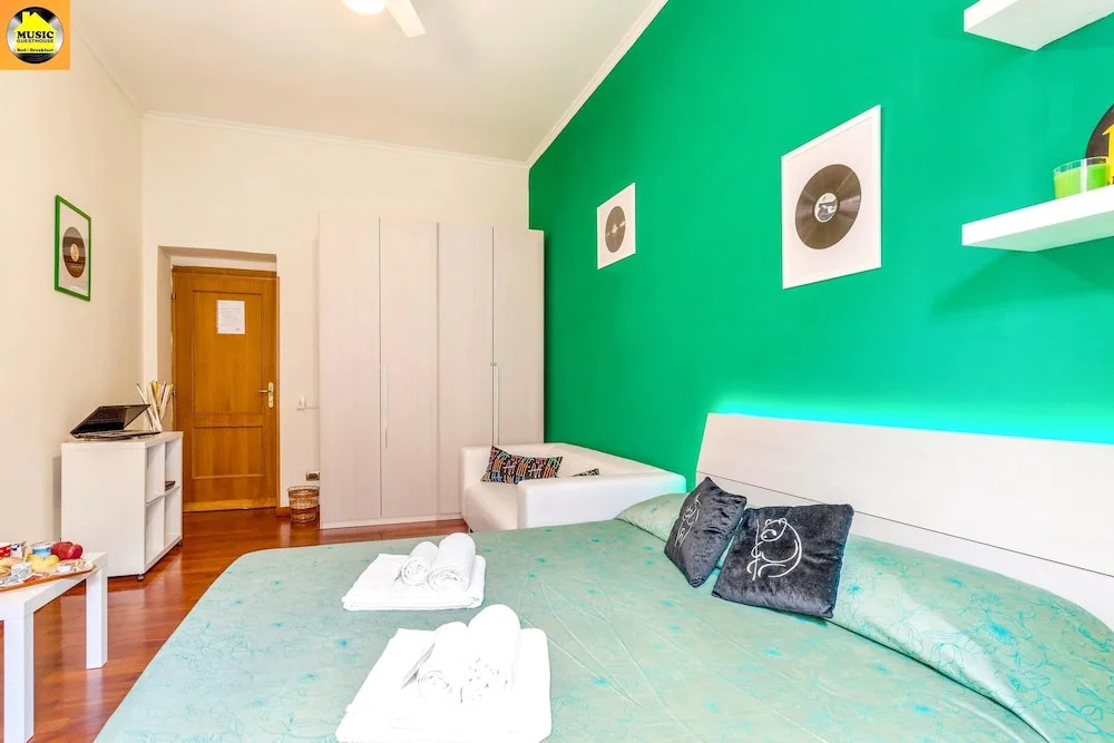 Apartment with 3 Bedrooms in Roma, with Wonderful City View And Wifi - 10 Km From the Beach