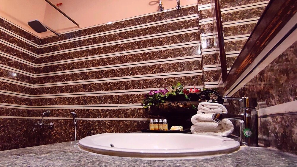 Park Square Hotel And Banquet