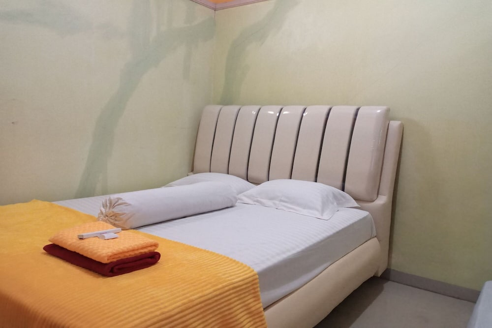 Hotel O Kost Nian Syariah Near SPBU Pertamina 74.91657 Mattirotasi Sidrap