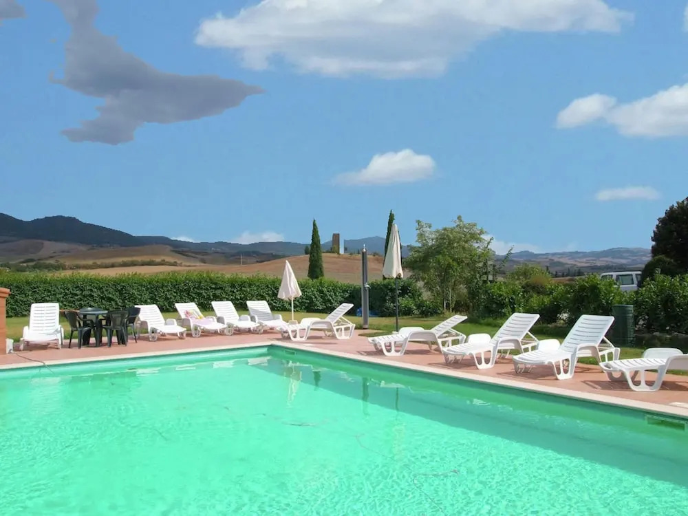Modern Farmhouse in Pienza With Pool