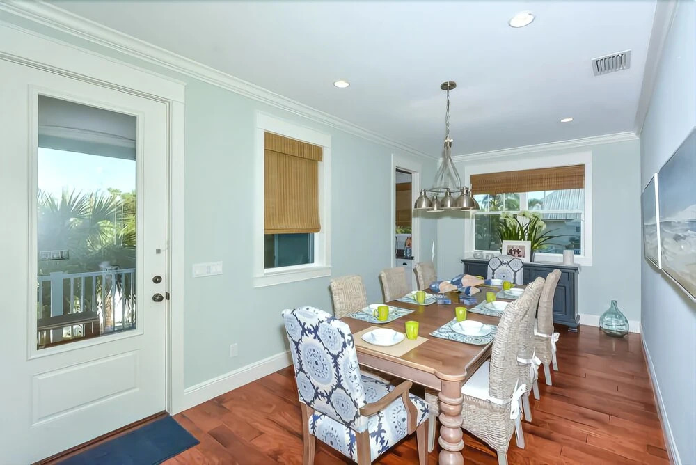 Bodacious Oasis 4 Bedrooms 2 Bathrooms Home