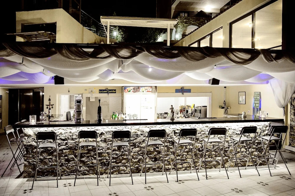 La Luna Hotel