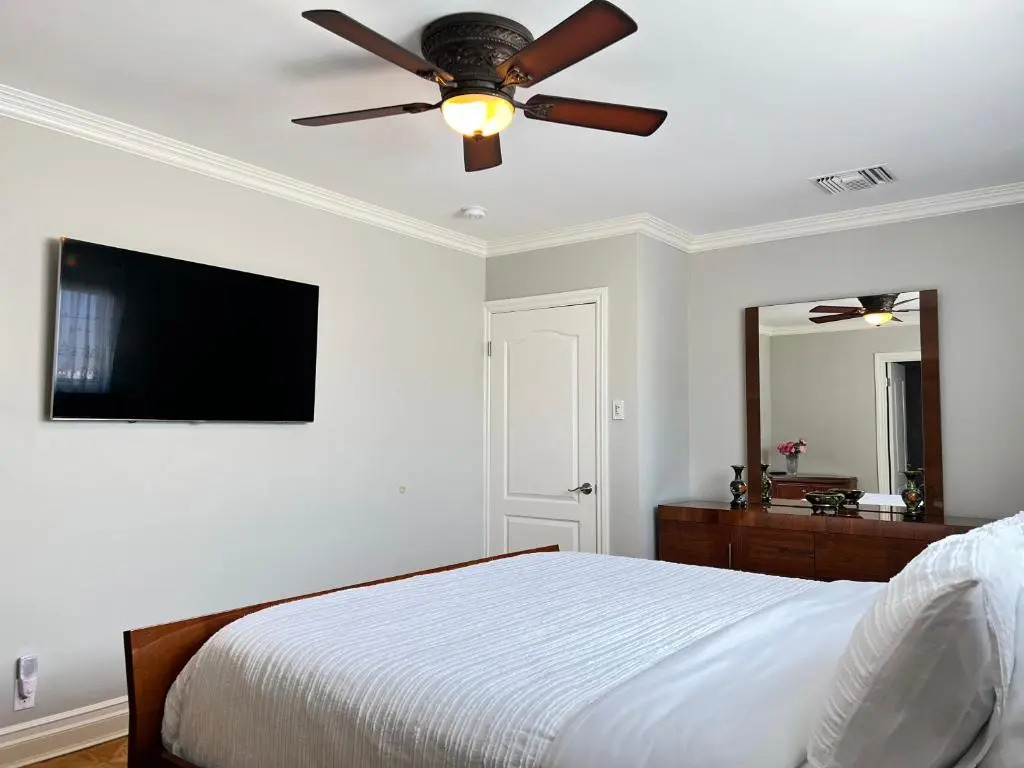 NoHo Luxury Oasis I saltwater pool-spa I lush gardens I 15 mins from Hollywood