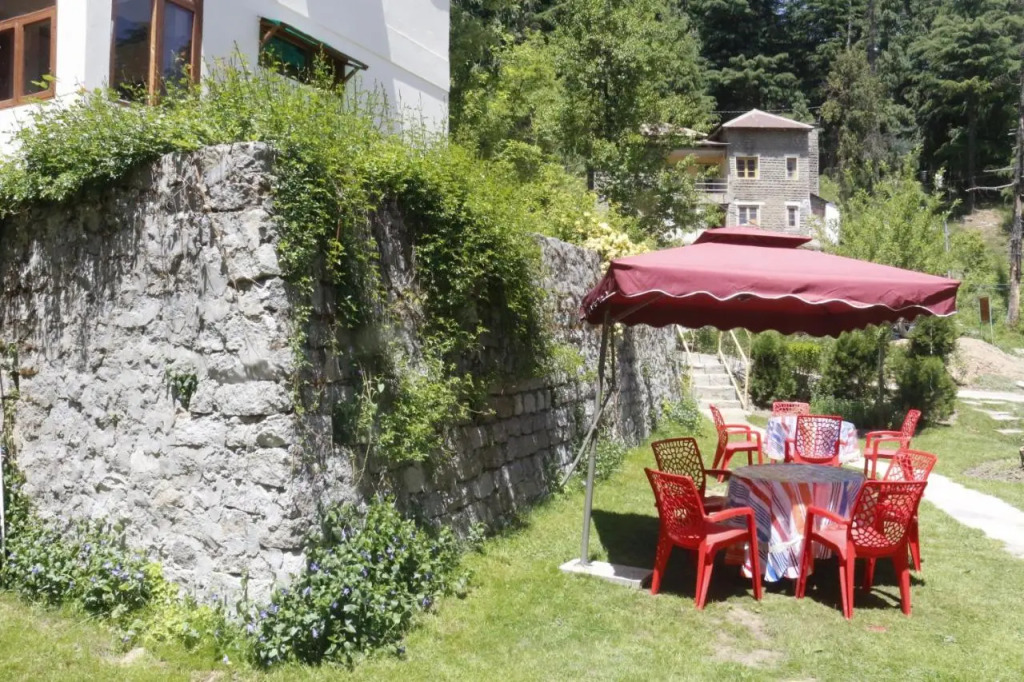 Sparsh Resort, A Boutique Stay - Just 2kms uphill from Mall Road, near Old Manali