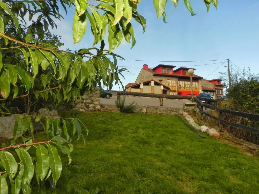 Apartamentos Rurales Vallanu rodeados de naturaleza en Llanes y a 3 kilómetros de las playas
