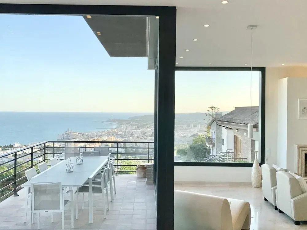 Property with amazing sea view and pool
