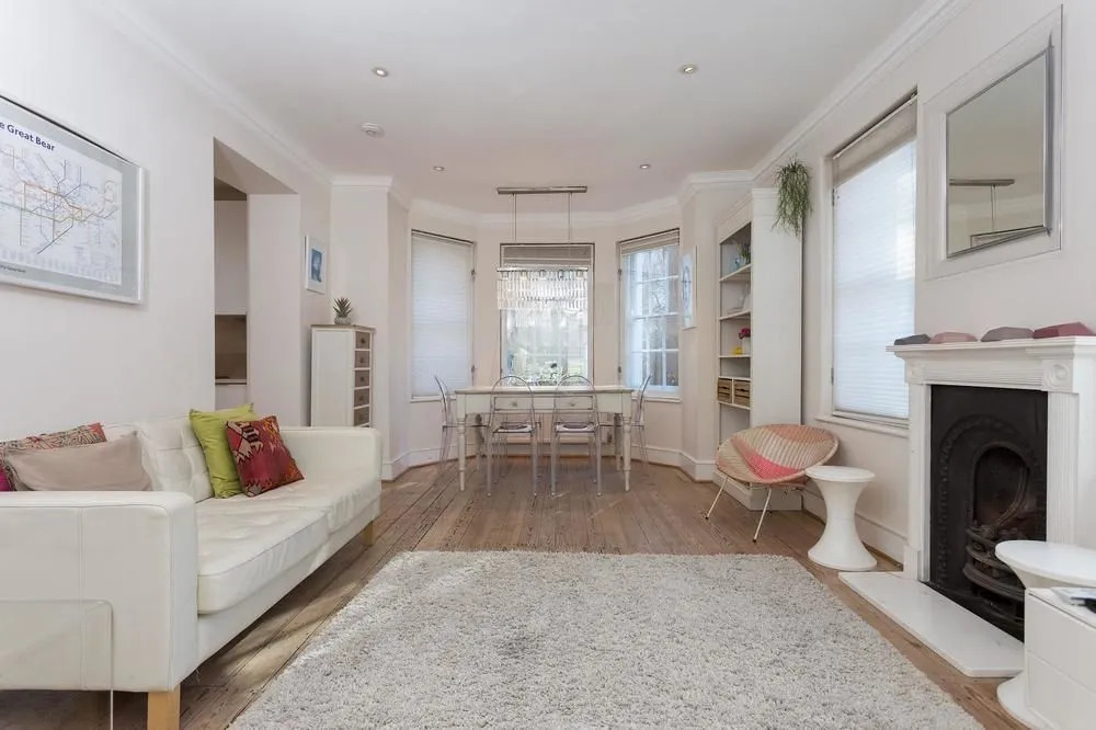 Kings Cross House Sleeps 6