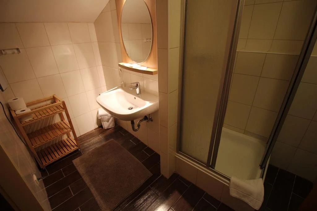 Jasmin Pension Central Location Shared Kitchen Pet Friendly