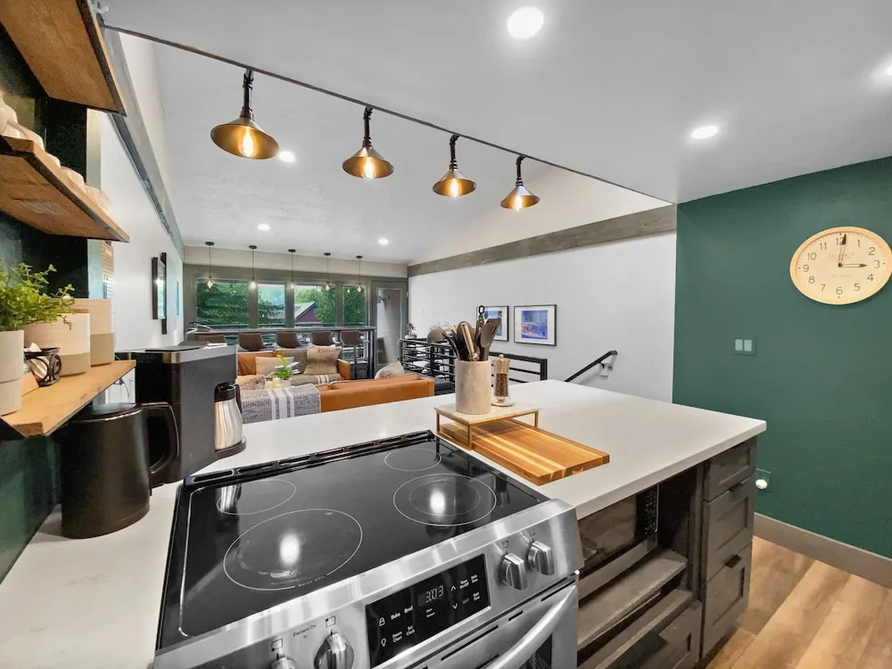 Falcon Condos N4 3 Bedroom Condo by Redawning