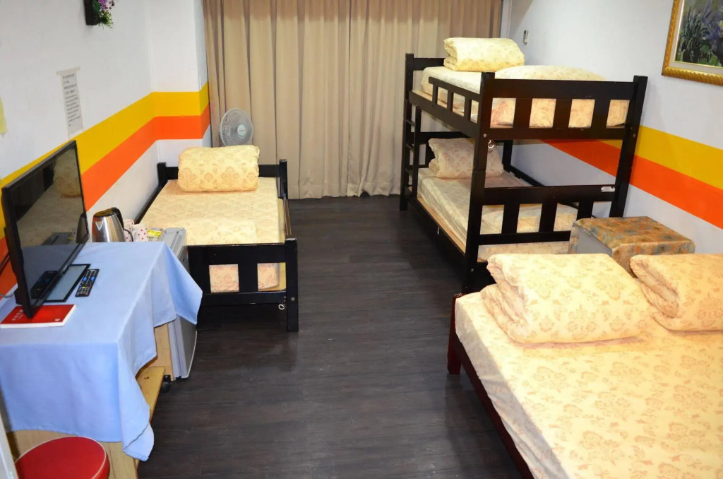 Holo Hostel