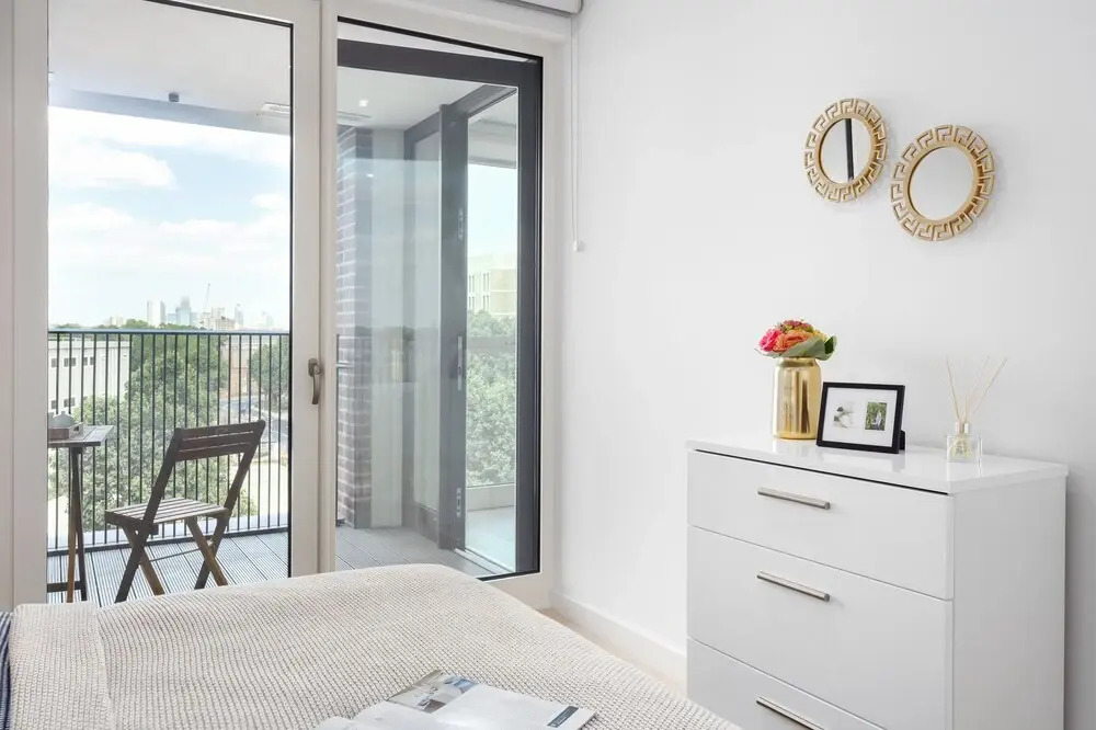 Two Bedroom Serviced Apartment with Balcony in Weymouth Building, Deacon Street