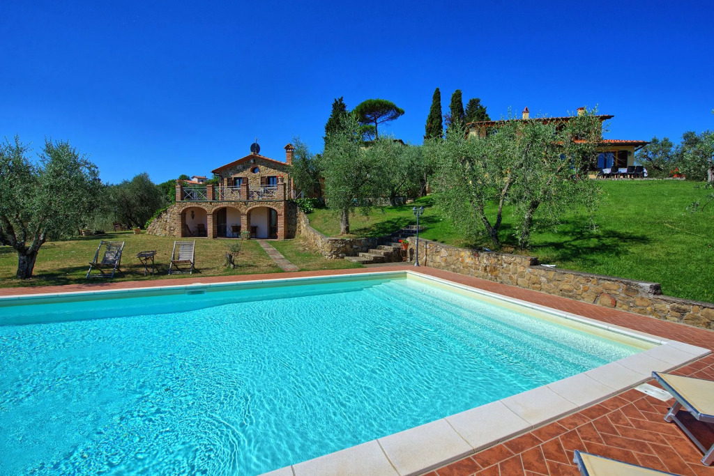 Villa Ulivi by PosarelliVillas