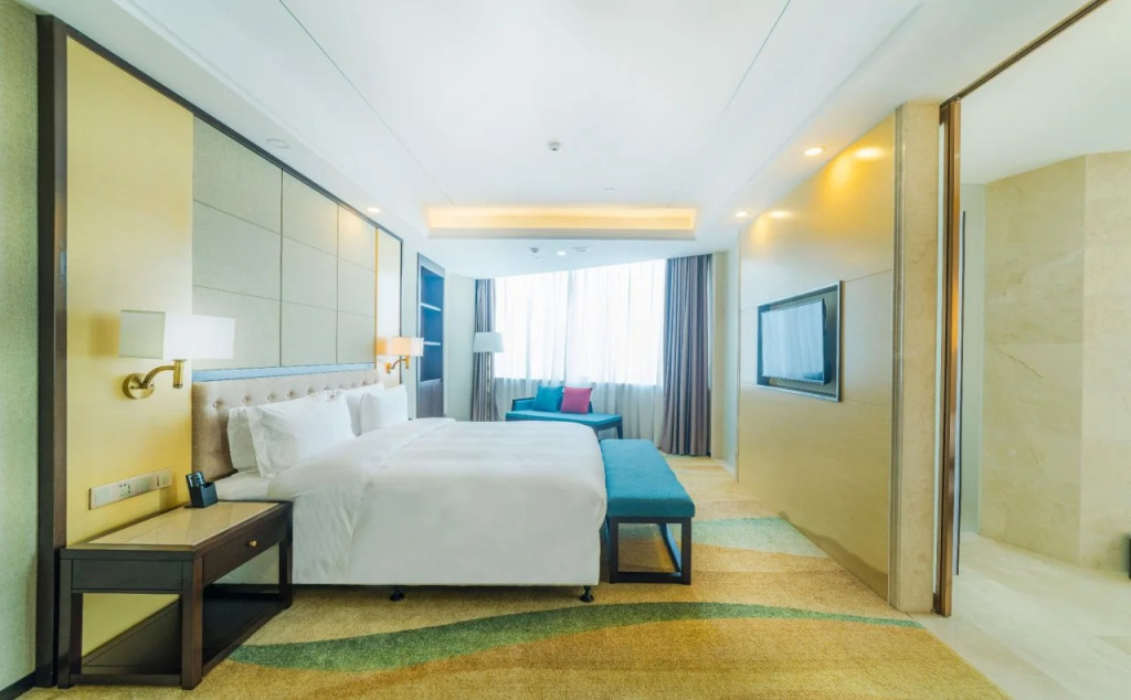 Hundred Hotel