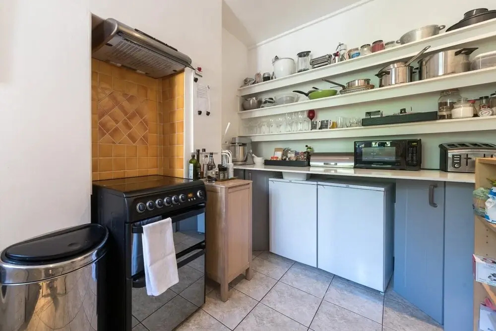 Homely 2 Bedroom Near Shepherd's Bush Tube