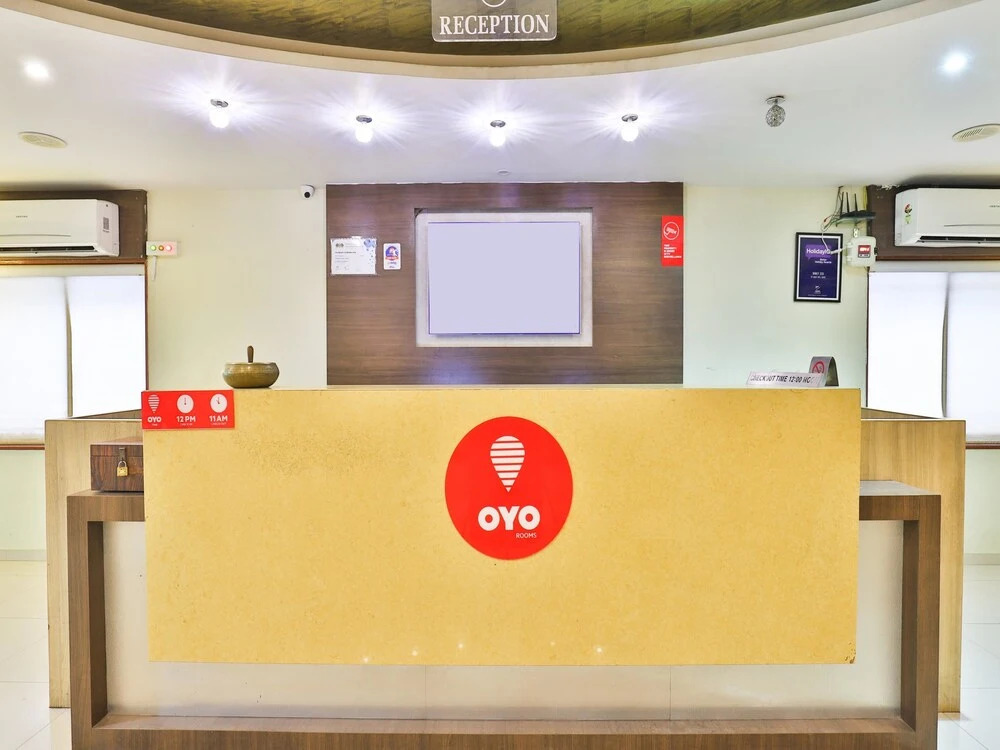 OYO 14296 The Galaxy Hotel