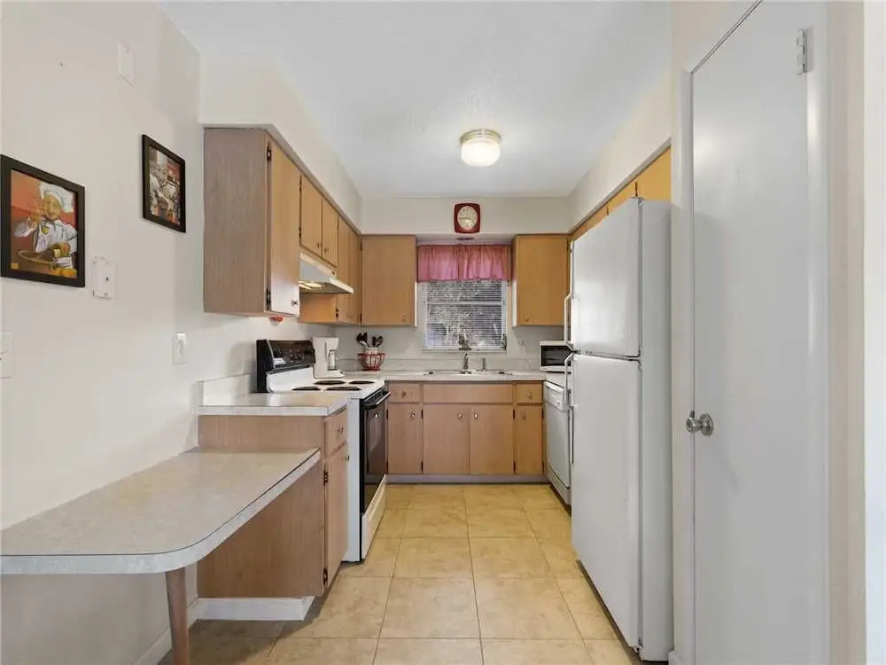 Venice Avalon Home - Three Bedroom Home