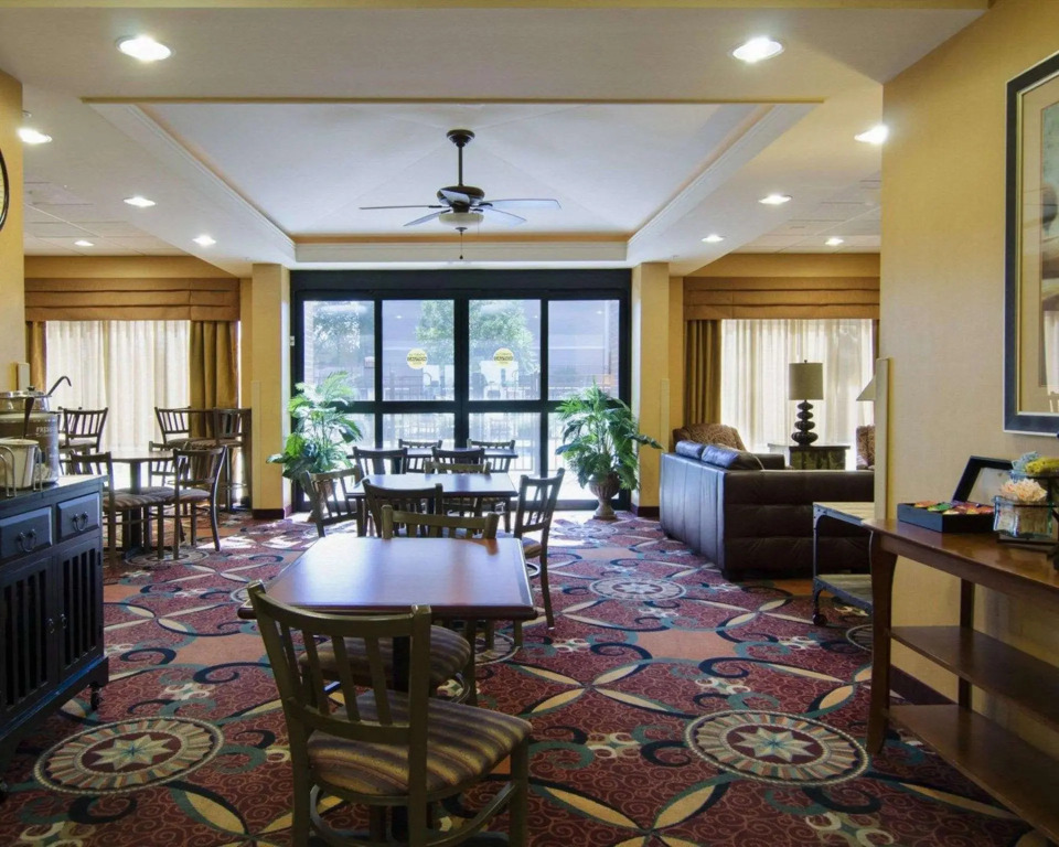 Mainstay Suites Rogers
