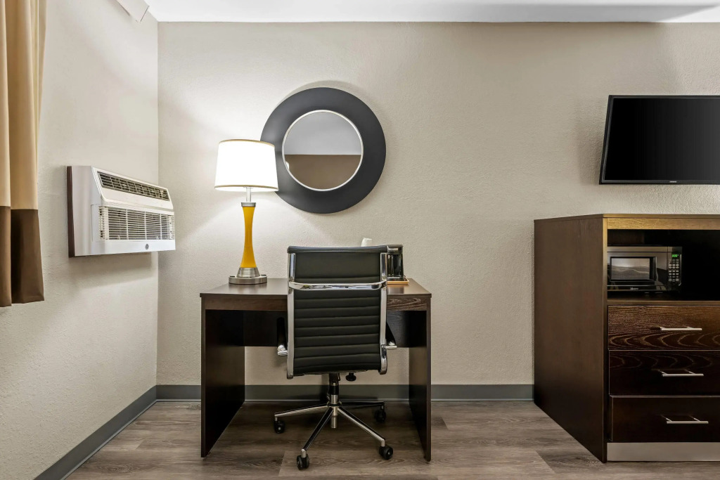 Super 8 by Wyndham Homewood Birmingham Area