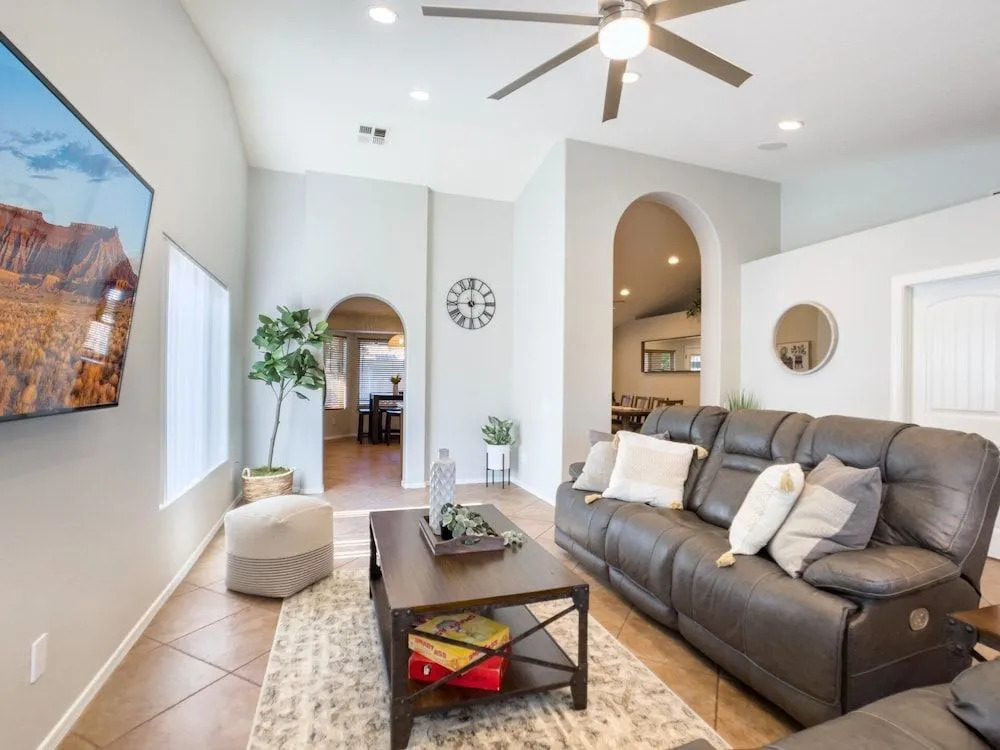 Chandler Earhart 4 Bedroom Home by RedAwning