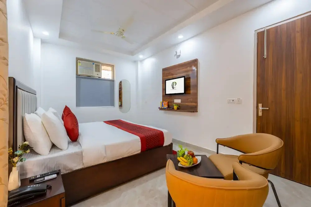 Hotel Park Tree I Sec-63A I Noida I Couple Friendly and Corporate Rooms available