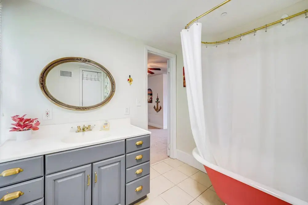St. Marys Chic: Porch Living & Total Walkability!