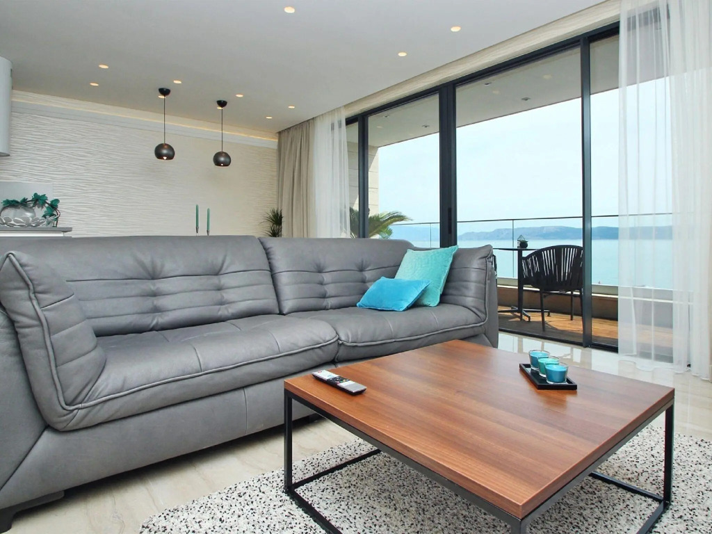 Luxurious two bedroom apartment with a sea view in Crikvenica